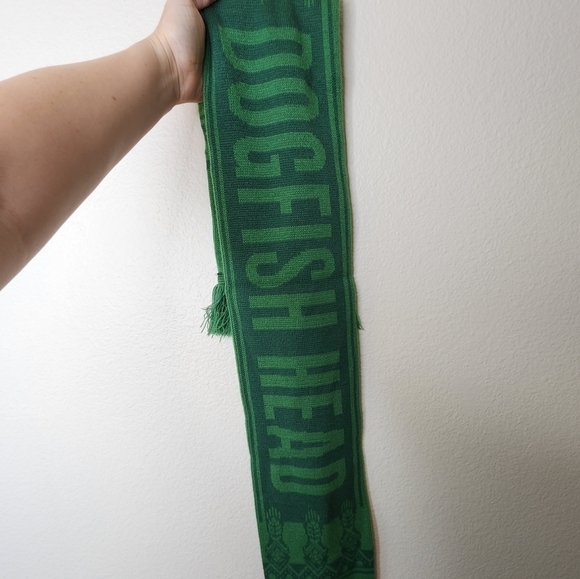Dog Fishhead Green Winter Scarf - Picture 2 of 4